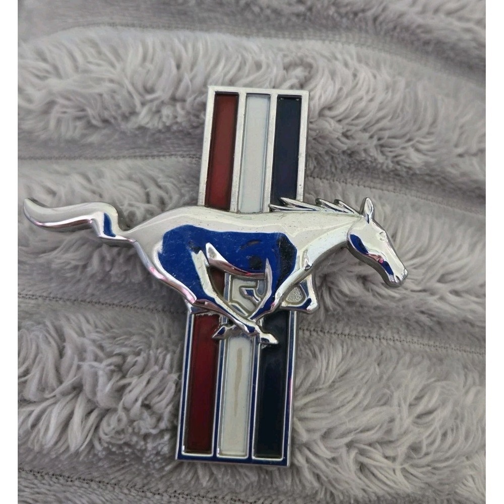 06-14 Ford Mustang Fender Passenger Side Chrome Pony Emblem